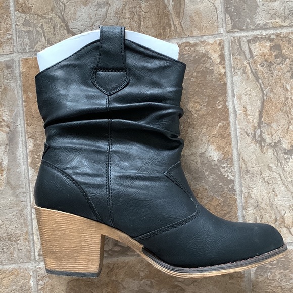 Shully’s Ankle Boots- size 8 (New) - Picture 5 of 5